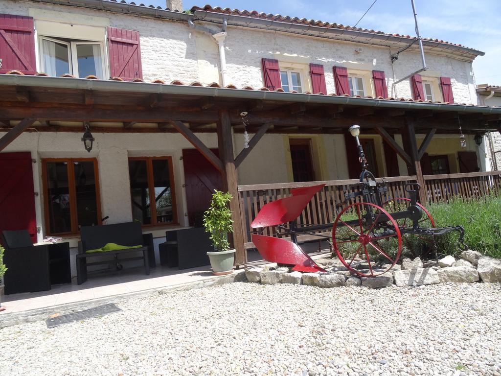 La Fontenelle Chambres D'Hotes Sainte-Severe Kültér fotó