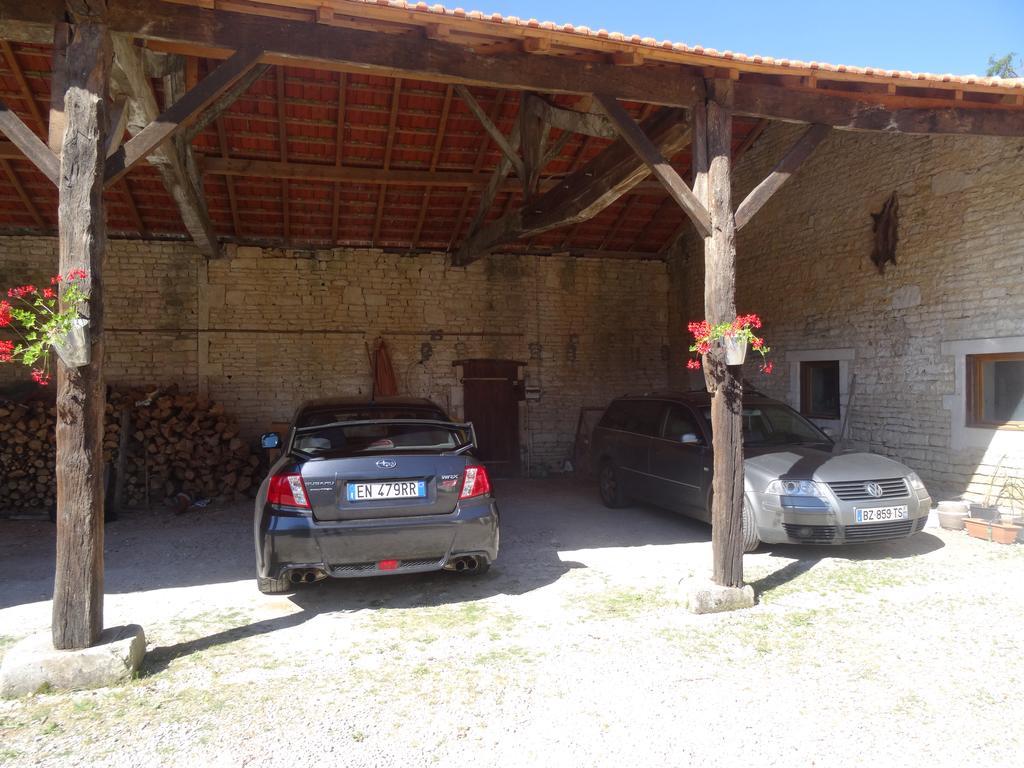 La Fontenelle Chambres D'Hotes Sainte-Severe Kültér fotó